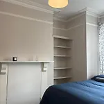 Superb Triple Room Near Croke Park - 4