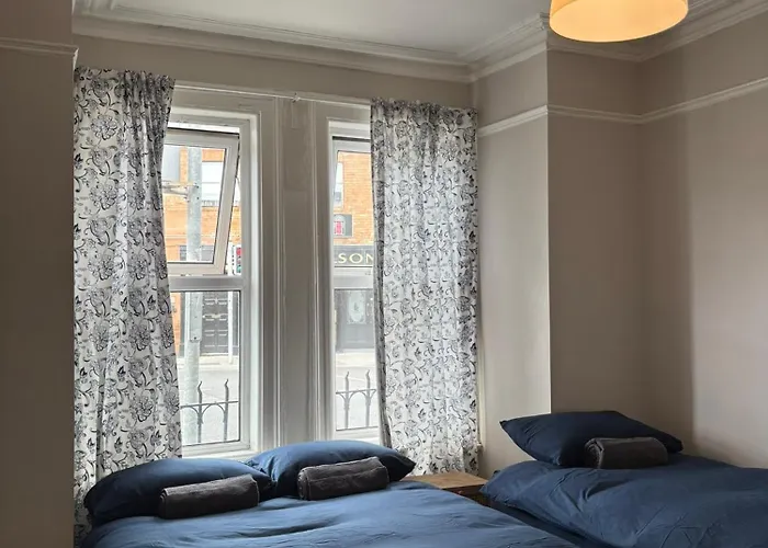 Superb Triple Room Near Croke Park - 4