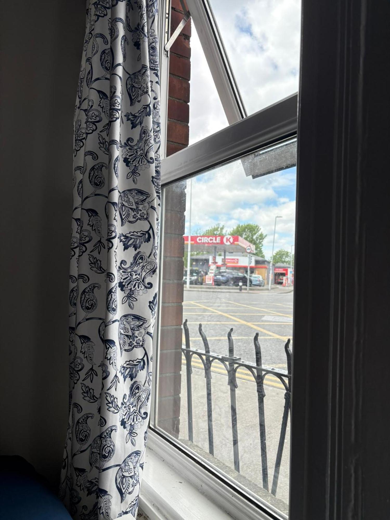 Superb Triple Near Croke Park - 4 Guest house