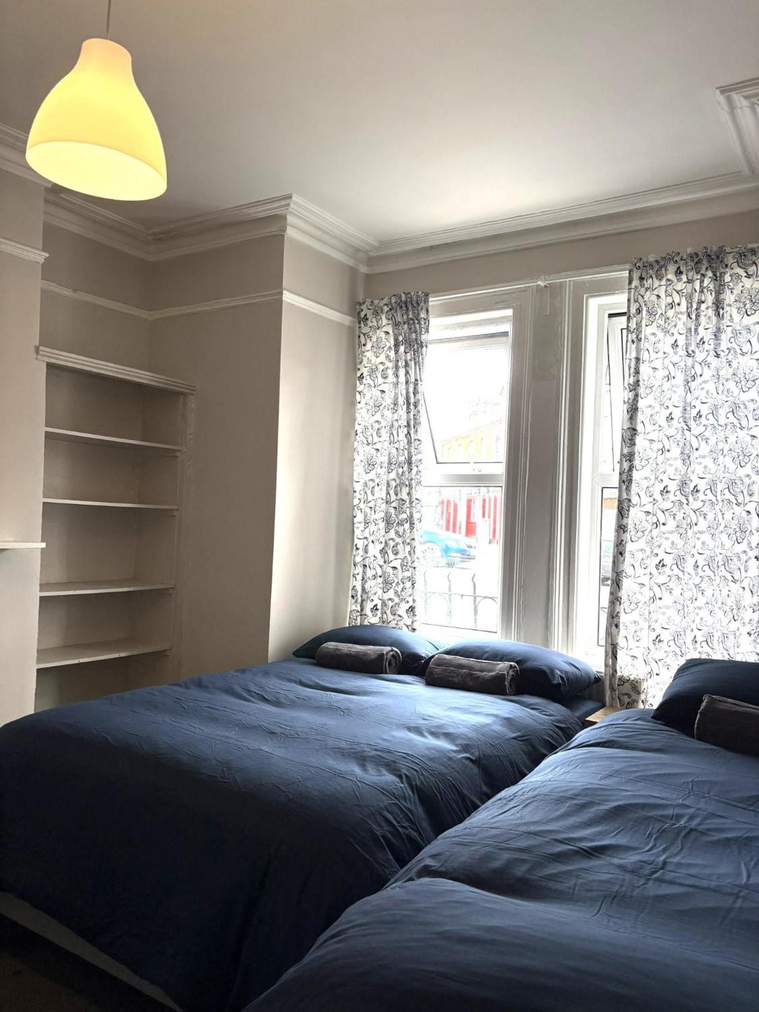Guest house Superb Triple Near Croke Park - 4